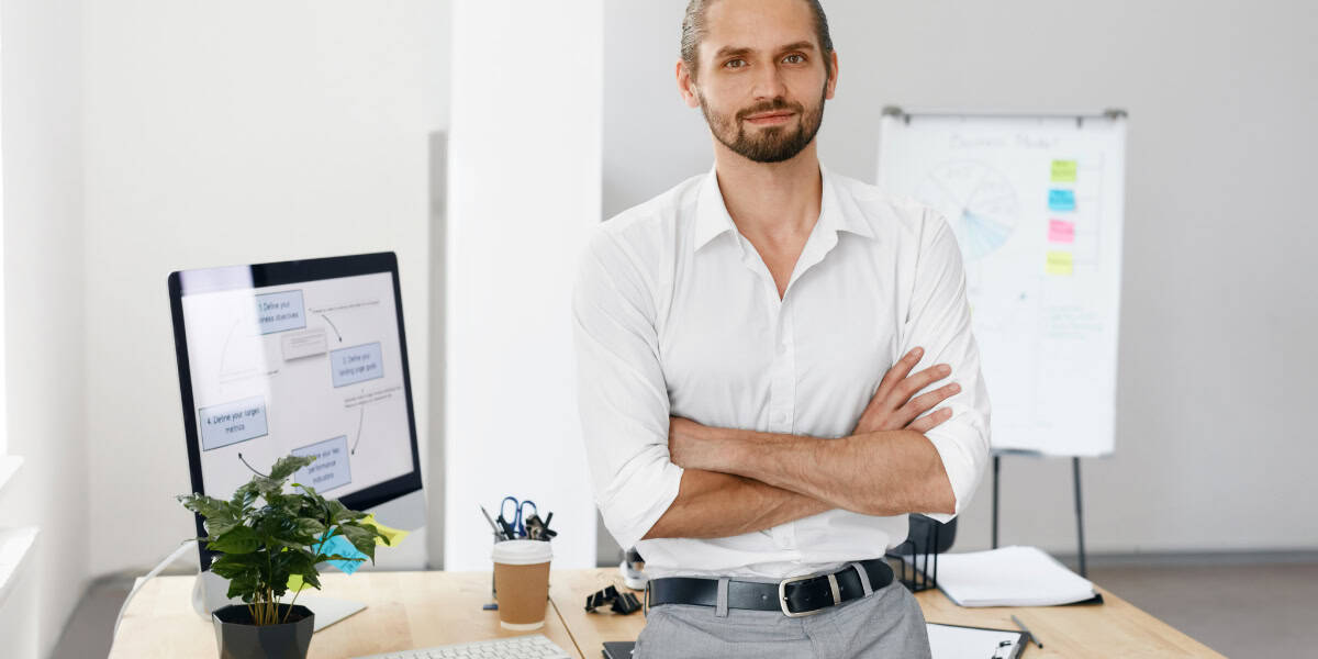What are the formal components of program management?